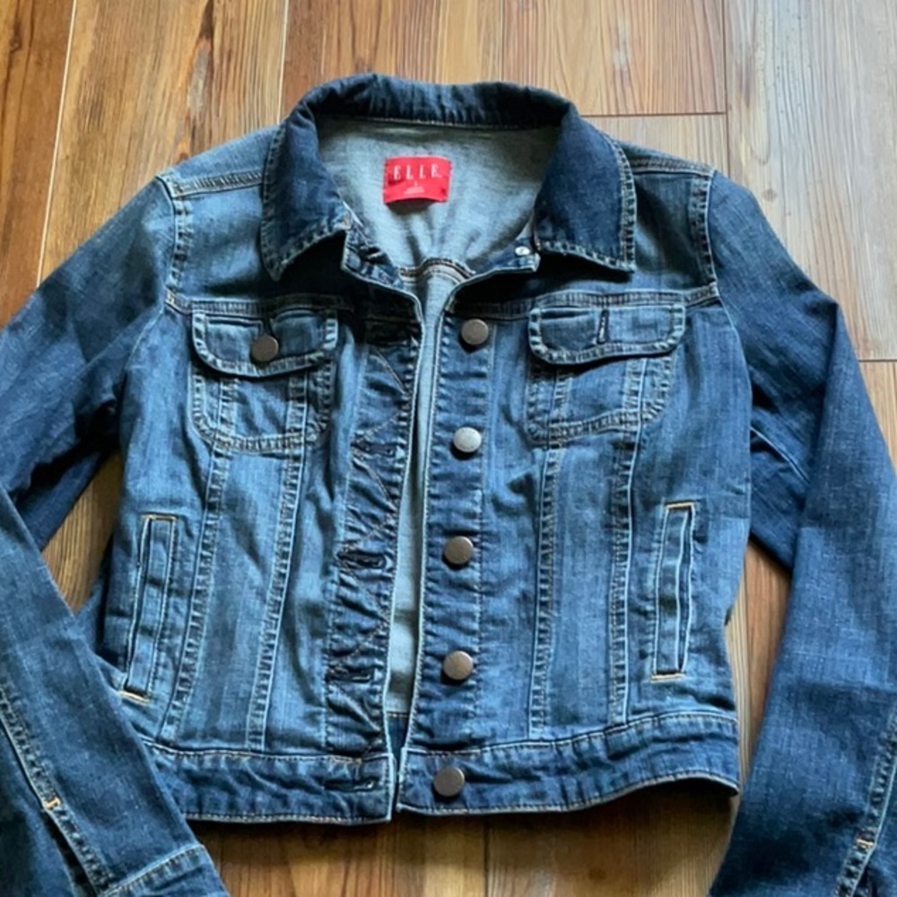 💖Elle denim jacket, 2 breast pocket with button closures, 2 front slit pockets - Picture 3 of 3
